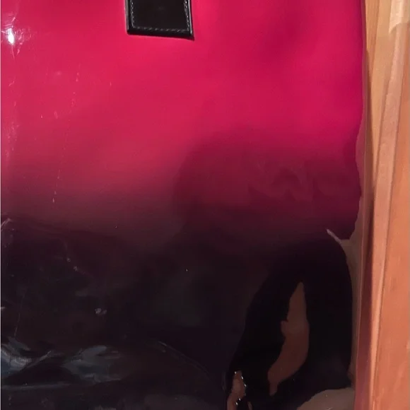 Elizabeth Arden large red and black patent tote bag - Picture 2 of 8